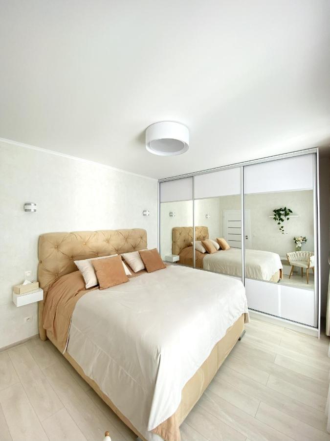 Die Eleganz - Apartment Near The City Center With Free Parking Bratislava Dış mekan fotoğraf