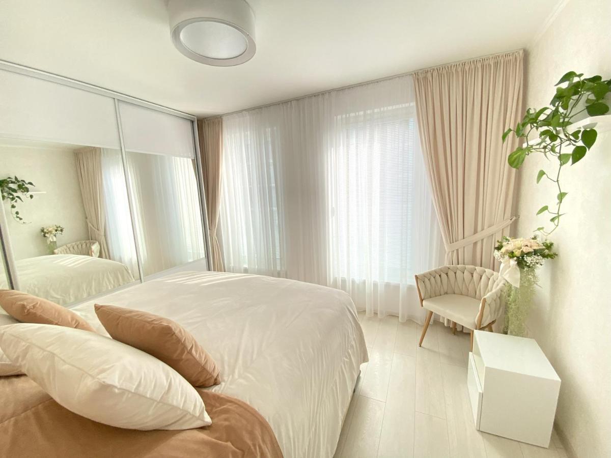 Die Eleganz - Apartment Near The City Center With Free Parking Bratislava Dış mekan fotoğraf