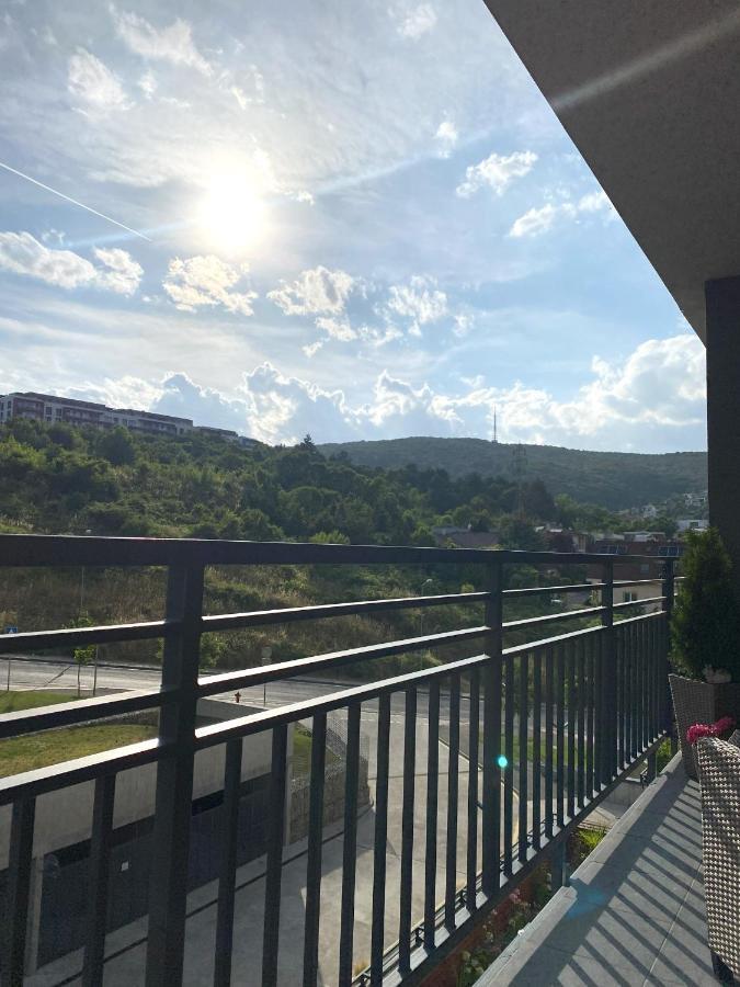 Die Eleganz - Apartment Near The City Center With Free Parking Bratislava Dış mekan fotoğraf