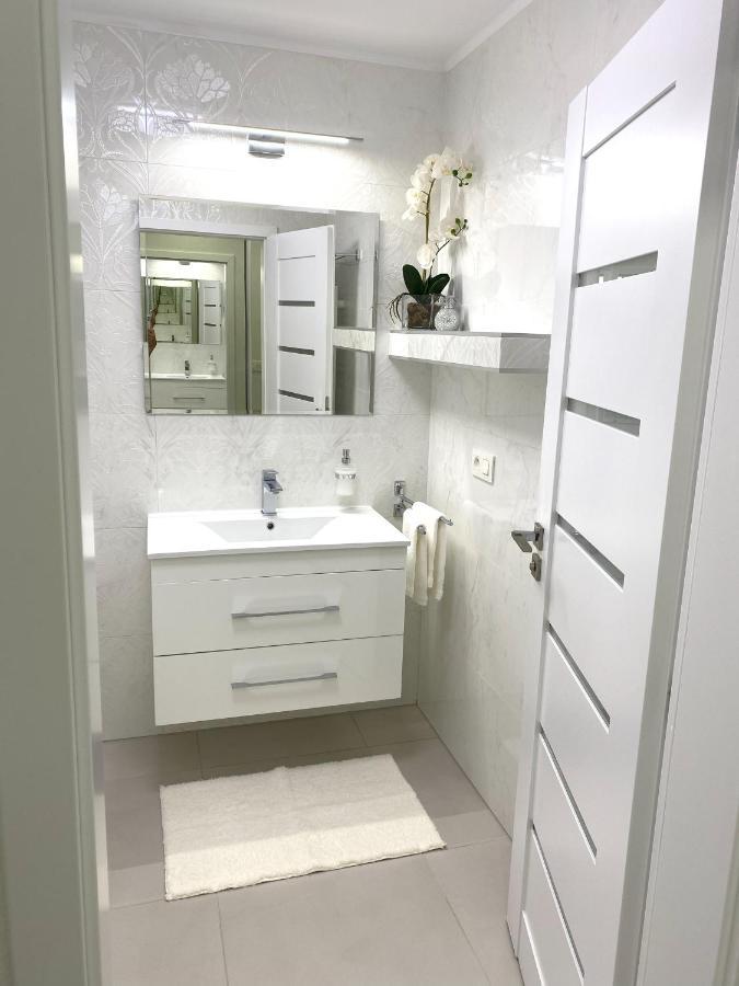 Die Eleganz - Apartment Near The City Center With Free Parking Bratislava Dış mekan fotoğraf