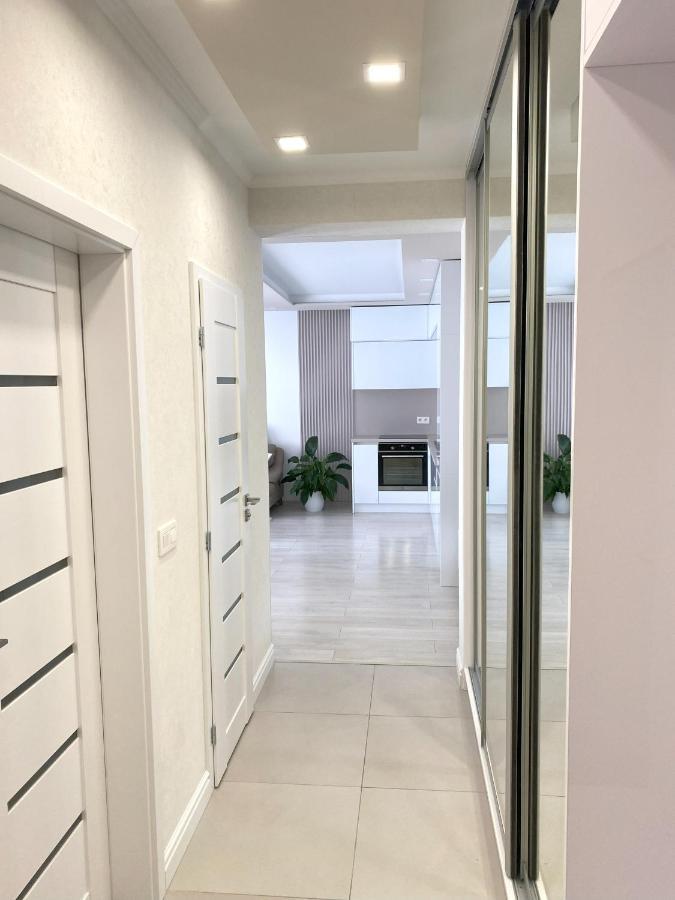Die Eleganz - Apartment Near The City Center With Free Parking Bratislava Dış mekan fotoğraf